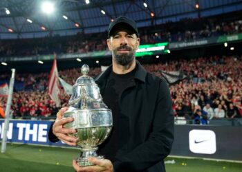 I won’t work in the desert – Jobless ex-Man United star wants to coach clubs in Europe, not Saudi Arabia