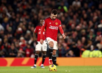 Bayern Munich express interest in Man United captain