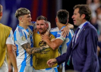 Man United’s Garnacho clears air on Messi relationship amid Ronaldo ‘fan boy’ allegations