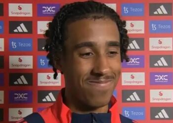 Leny Yoro reacts to outstanding first Manchester United appearance