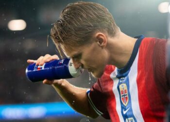 “That’s where Man City are a level above” – Troy Deeney questions Arsenal’s decision to sell Odegaard replacement