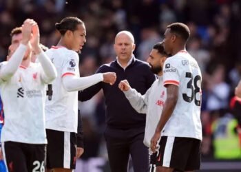 Virgil van Dijk hails Liverpool’s defence after Crystal Palace victory keeps Reds top of Premier League