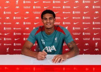 Liverpool tie defender to new long-term deal