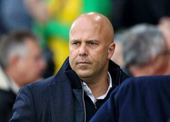 “They are still a very good team” – Arne Slot wary of struggling Manchester City ahead of Anfield showdown