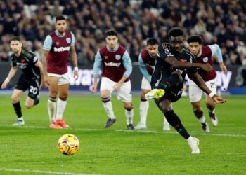 West Ham manager Lopetegui claims Arsenal’s victory marred by two controversial goals