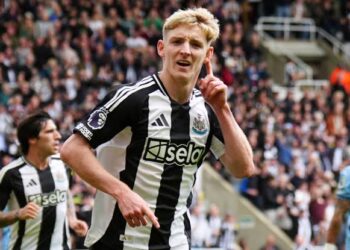 “Just leave me to play football “ – Newcastle forward reacts to unending transfer speculations