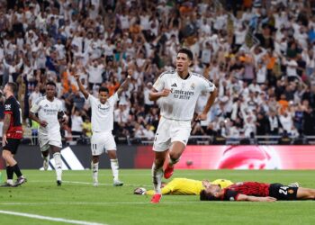 Bellingham makes Super Cup history as Real Madrid cruise past Mallorca to set up Clasico clash