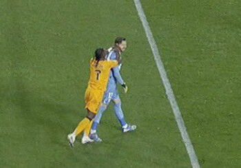 Vinícius apologises for red card as Bellingham snatches late win for Real Madrid against Valencia