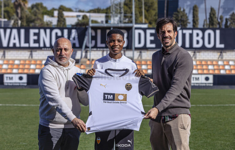 Confirmed: Valencia CFF sign versatile 21-year-old Nigerian international