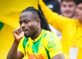 “It’s embarrassing” – Nigeria’s Premier League record holder opens up on father’s passionate support