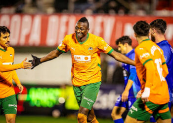Umar Sadiq to the rescue! Super Eagles striker’s late header saves Valencia at Villarreal