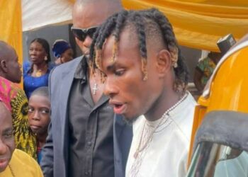 Super Eagles star builds N465 million mansion for his father who once ‘abandoned’ him – his reaction will melt your heart