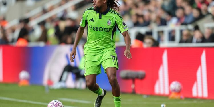“Mistakes punished us” – Nigeria’s Alex Iwobi reacts to Fulham’s defeat vs Newcastle United 