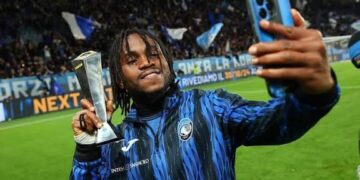WATCH: Galatasaray-target Ademola Lookman picks first award of the season at Atalanta
