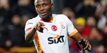 Osimhen: Ex-French forward recommends Super Eagles striker to Barcelona as Lewandowski replacement