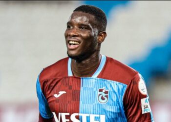 Ex-Super Eagles star explains why Onuachu flies for Trabzonspor, flops for Nigeria