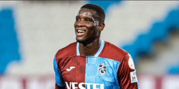 Ex-Super Eagles star explains why Onuachu flies for Trabzonspor, flops for Nigeria