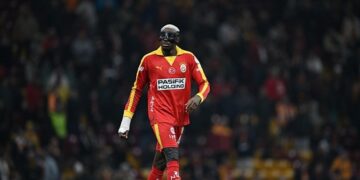 “Mistakes are part of football” – Nigeria’s Osimhen backs Galatasaray teammate after Turkish Cup disaster