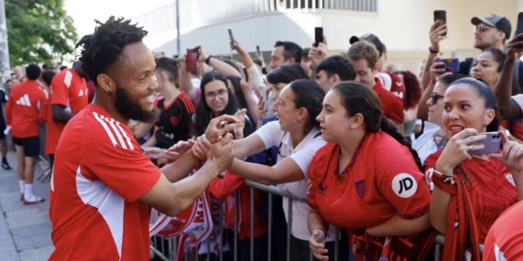 Saudi clubs, Fulham on alert as Sevilla push Super Eagles winger towards exit