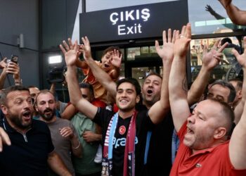 New Trabzonspor forward Aral Simsir sends bold message to Super Eagles striker Onuachu