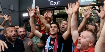 New Trabzonspor forward Aral Simsir sends bold message to Super Eagles striker Onuachu
