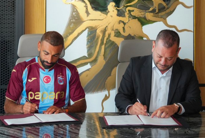 “Absolutely crazy” – Ex-Super Eagles skipper reacts to Mohamed Salah’s incredible Trabzonspor welcome