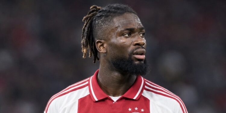 ‘That reveals a lot’ – Former Ajax star explains what impressed him about Tolu Arokodare