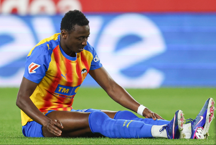 Umar Sadiq: Valencia confirm Super Eagles striker will miss Barcelona clash