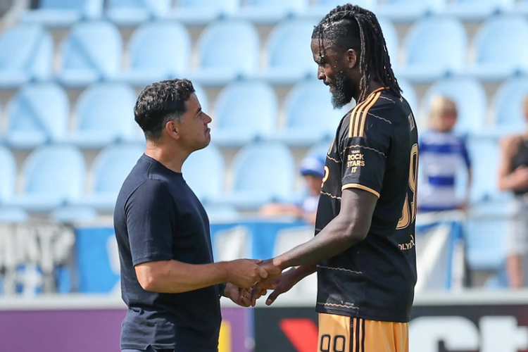 “An impressive figure” – Super Eagles striker Tolu Arokodare earns plaudits following Ajax impact