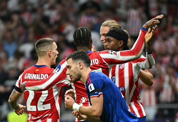 “I’m very happy” – Super Eagles forward Ademola Lookman reacts after ending barren run vs Man United