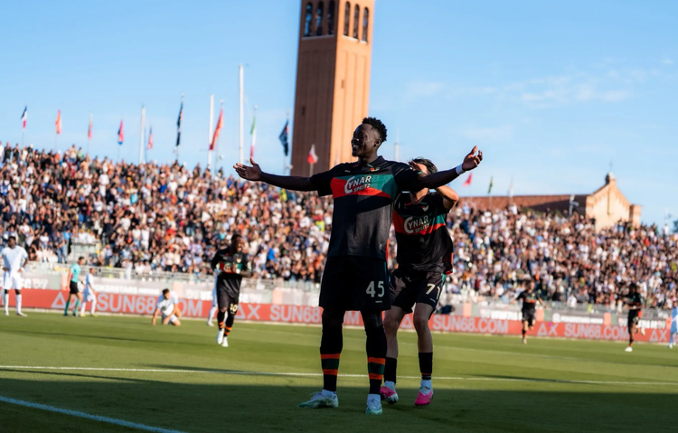 Venezia coach singles out Super Eagles striker Akor Adams for praise after Napoli heroics