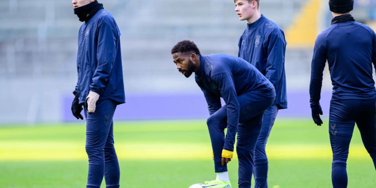 Emmanuel Dennis: Brøndby boss sets clear challenge for Nigerian forward after reintegration
